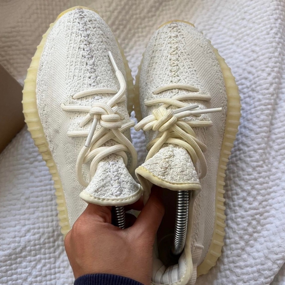 Yeezy 350 V2